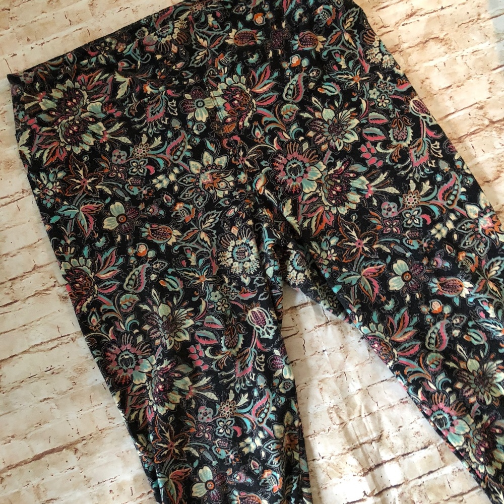 LulaRoe Flower Leggings TC